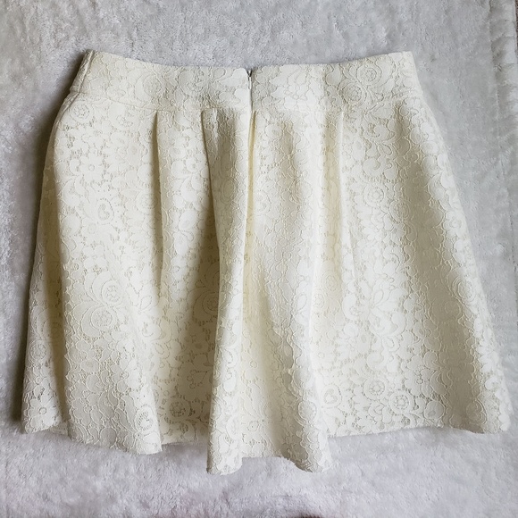 Express Lace Full Skirt in Ivory NWOT - Picture 6 of 7
